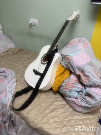 Акустическая гитара