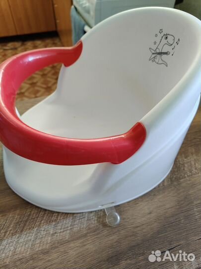 Стульчик для купания в ванной на присосках