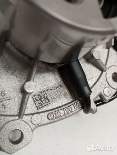 Land rover 122123458 LR154597 Насос системы охлаждения 2.0 ingenium