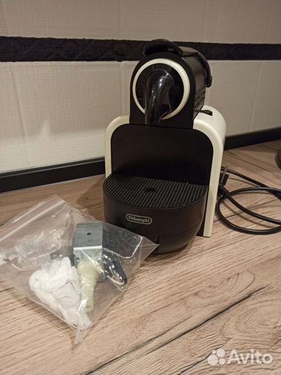 Кофемашина капсульная Delonghi EN 97.W