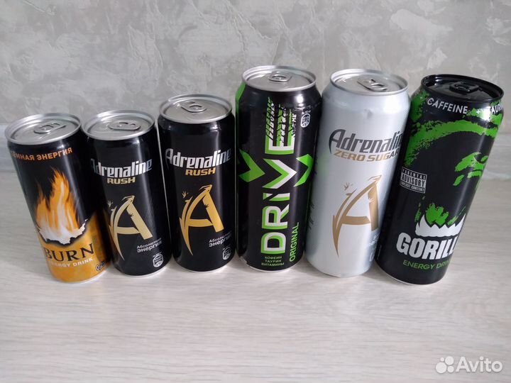 Банки с энергетическим напитком (энергетики)