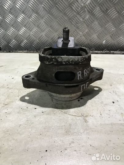 Опора двигателя правая Land Rover Range Rover 3