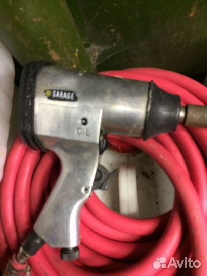 Пневмогайковерт ударный