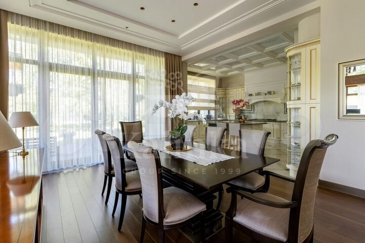 Дом 535 м² на участке 19 сот.