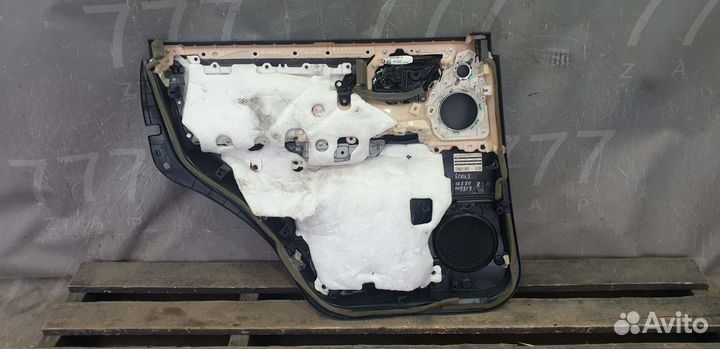 Обшивка правой задней двери Lexus LX 3 (LX 570) 15