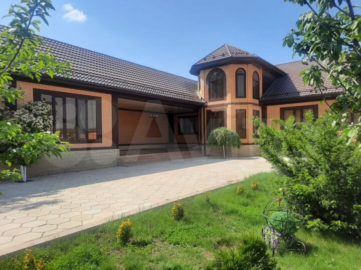 Дом 400 м² на участке 20 сот.