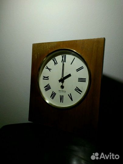 Часы с маятником