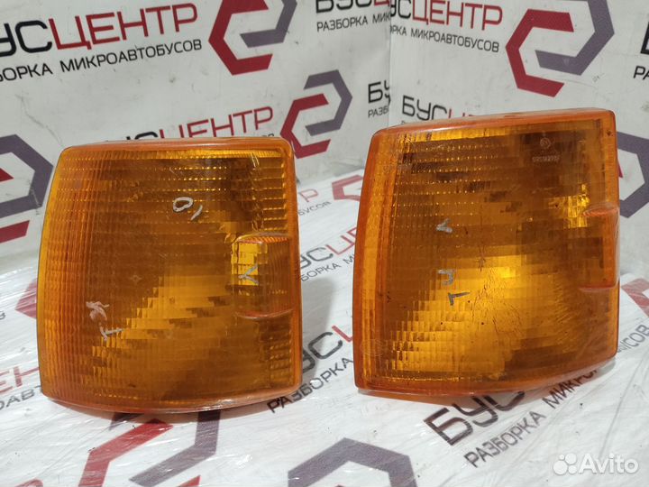 Поворотник левый желтый VW T4 90-03г