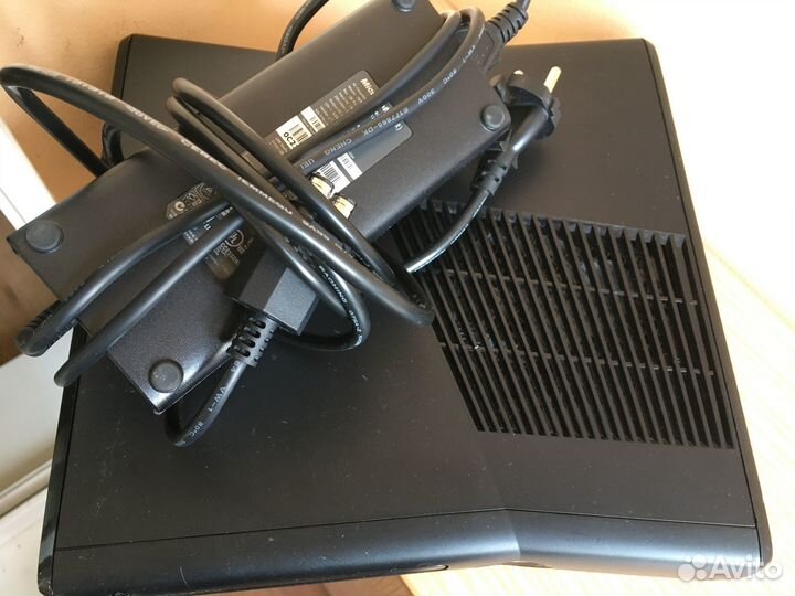 Xbox360 Slim (фрибут)