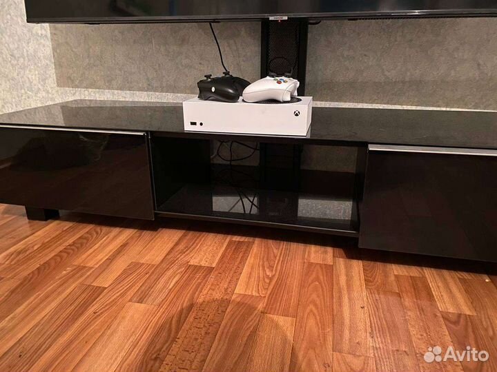 Стойка для телевизора (кронштейн)