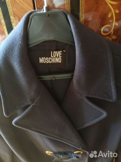 Пальто love moschino, 42разм