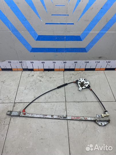 Стеклоподъемник механический передний правый