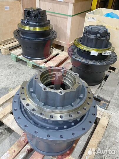 Редуктор хода Hitachi ZX520LCH-3 9251680