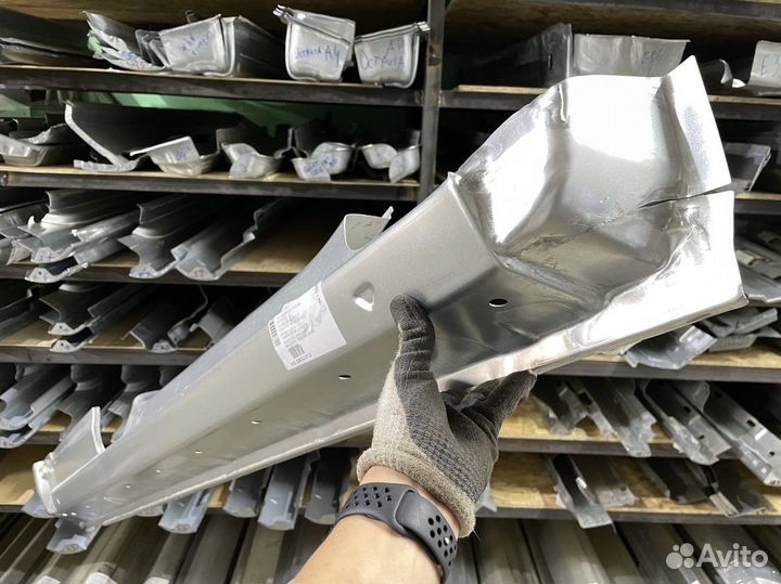 Порог правый Ford Tourneo (Transit) Connect коротк