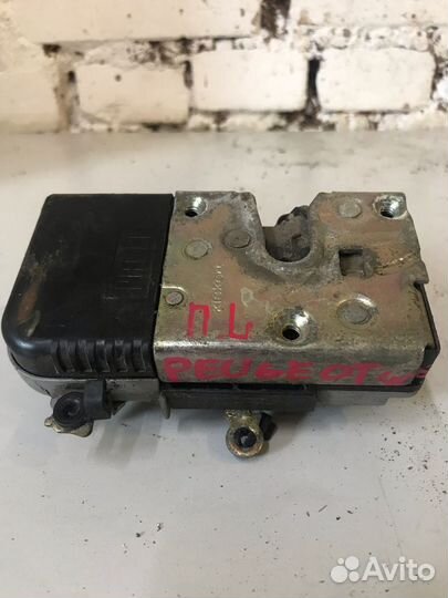 Замок передний левый Peugeot 406 1995-2004