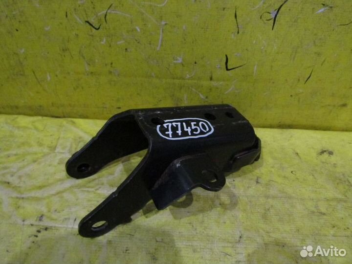 Кронштейн подушки двигателя Lexus RX 17г 77450