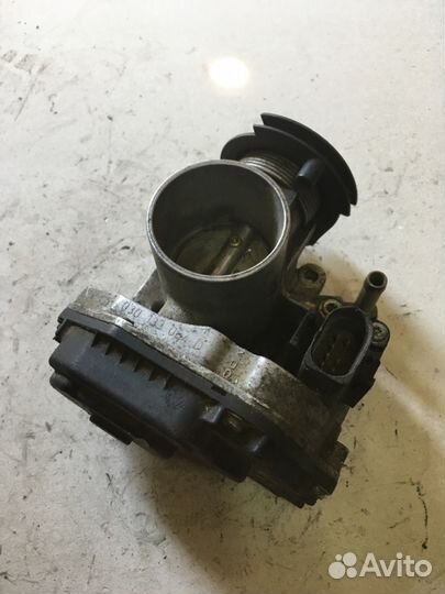 Дроссельная заслонка Golf 1.4 AEX 030133064D