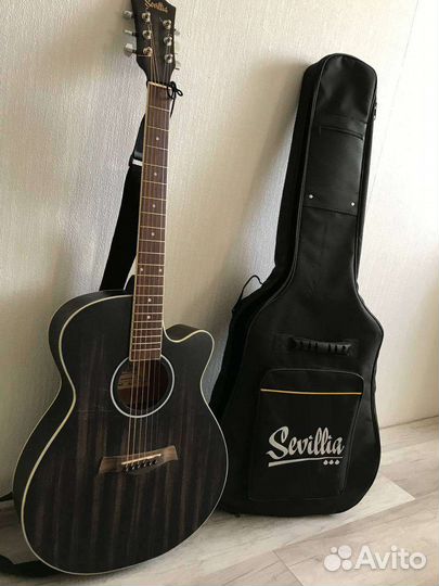 Акустическая гитара