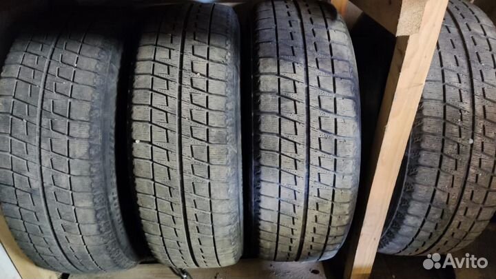 Bridgestone Blizzak Revo2 215/60 R17