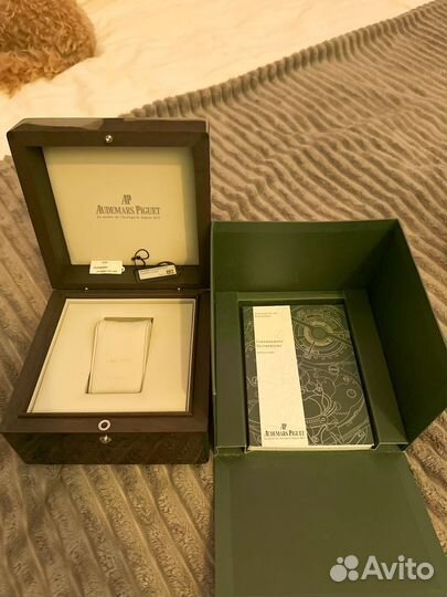 Продам коробку д/часов Audemars Piageut(ориг)