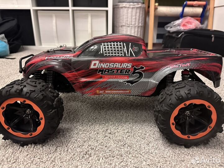 Машина на радиоуправлении dinosaurs master 5 1/8
