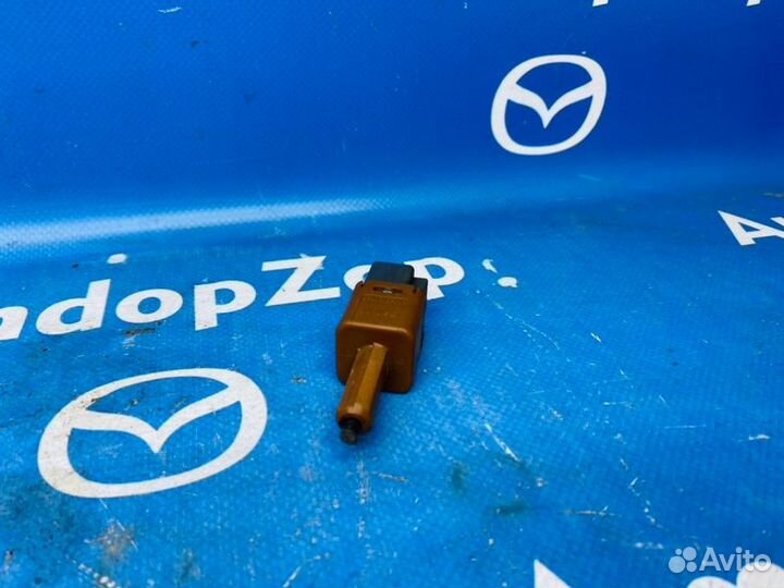 Выключатель стоп сигнал Nissan Qashqai J10 2.0