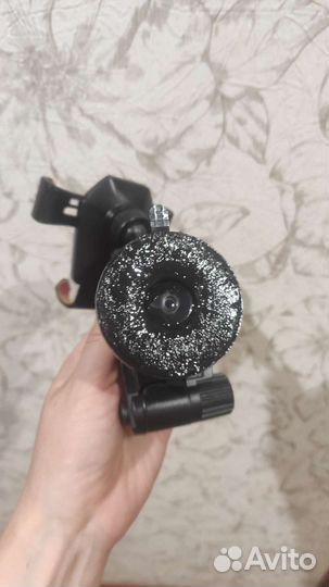 Крепление на присоске для телефона в машину