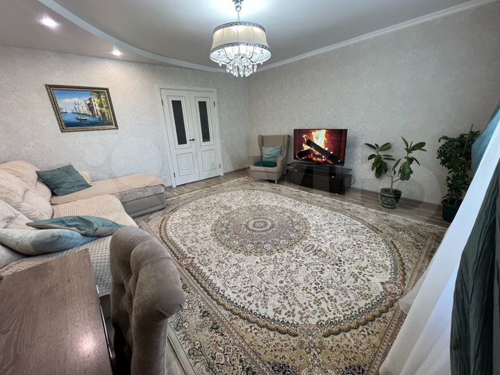 3-к. квартира, 88 м², 8/10 эт.