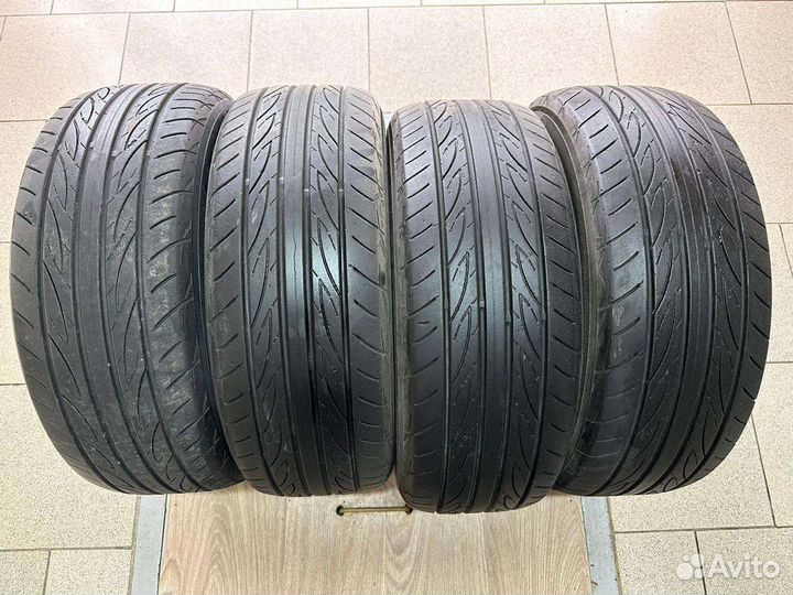 Yokohama Advan Fleva V701 R16