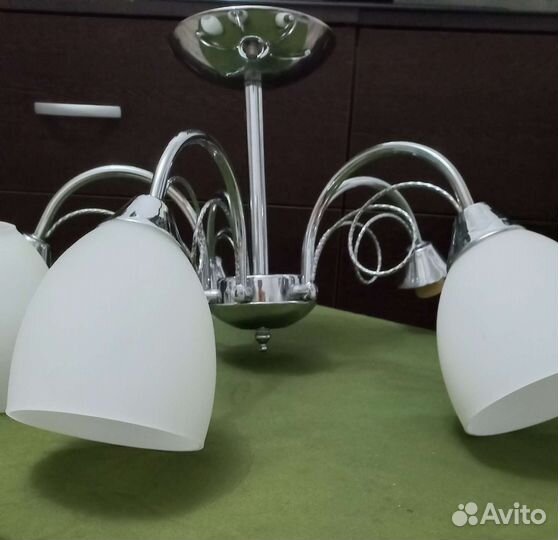 Люстра 5-рожковая, бу в отличном состоянии
