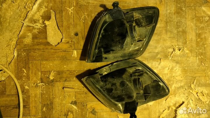 Toyota ipsum поворотники передние