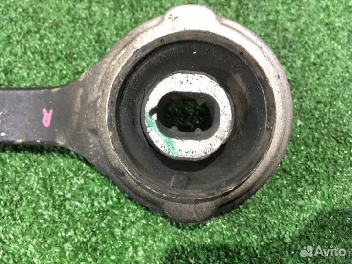 Рычаг продольный передний правый Mercedes-Benz