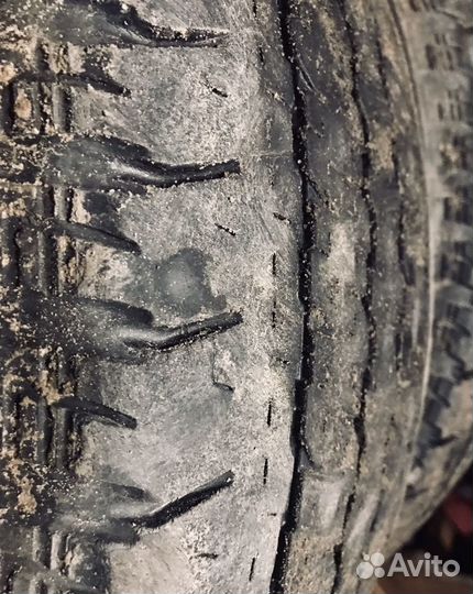 Bridgestone Dueler H/T 265/70 R16