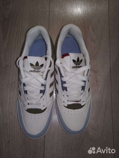 Кроссовки adidas