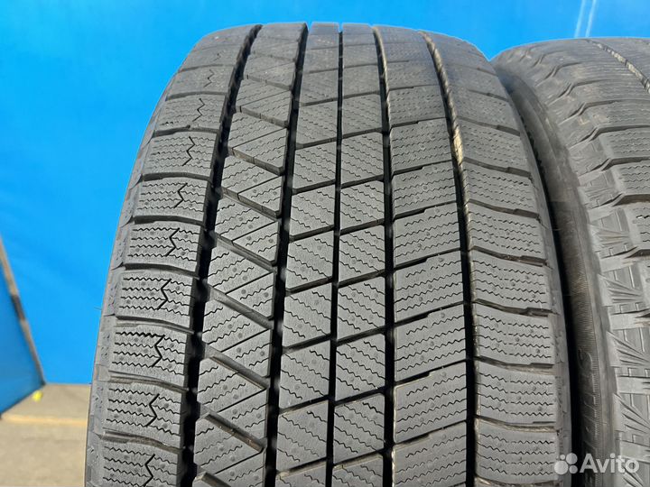 Bridgestone Blizzak VRX3 245/40 R18 93Q