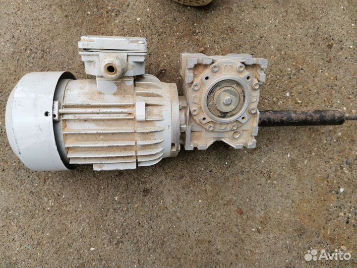 Электродвигатель с редуктором skh 71-4a2