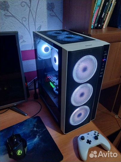 Игровой компьютер в Белом исполнении
