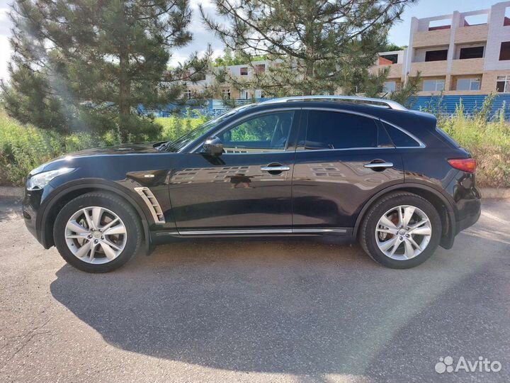 Infiniti QX70 3.7 AT, 2016, 130 000 км
