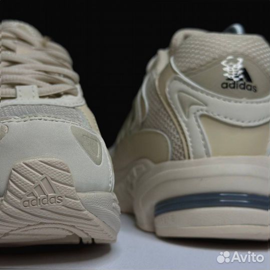 Кроссовки Adidas Response CL beige