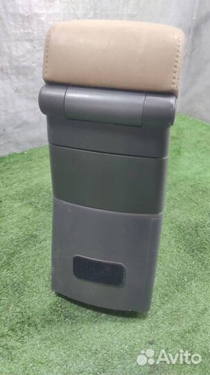 Консоль центральная с подлокотником Nissan X-Trai