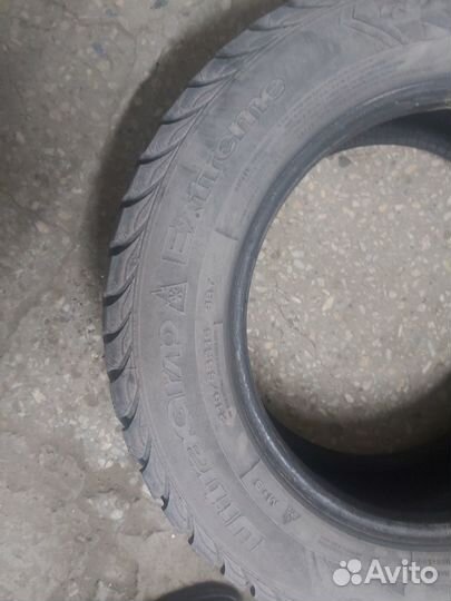 Goodyear UltraGrip Extreme 215/65 R16 98T