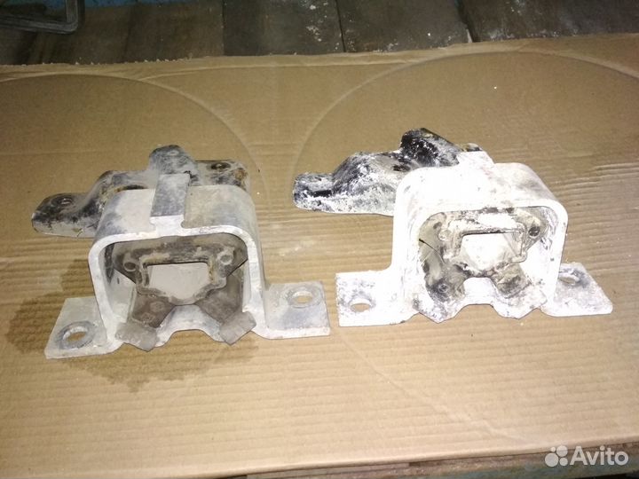 Опоры двс двигателя для Рено