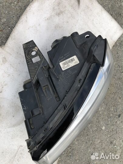 Фара левая Jeep Grand Cherokee wk2 рестайлинг