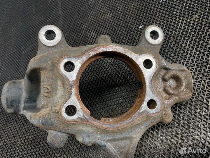 Кулак поворотный передний правый Nissan X-Trail