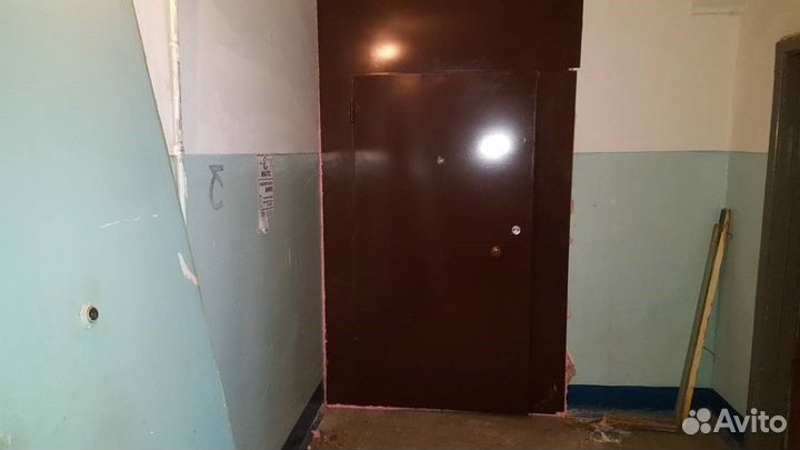 Дверь перегородка в коридор