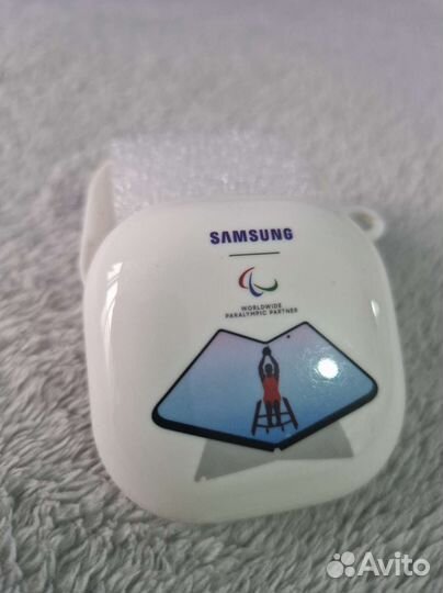 Чехол для наушников buds live / pro