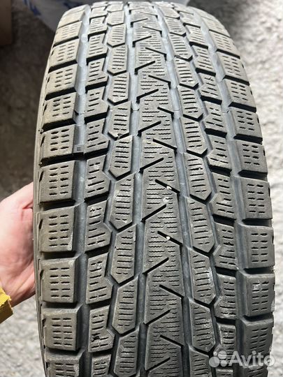 Yokohama Ice Guard G075 215/65 R17