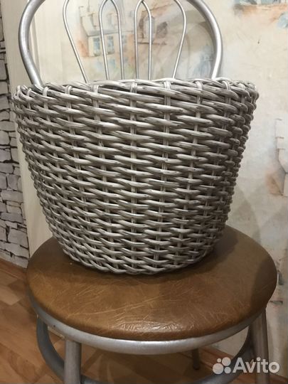 Кашпо для цветов из ротанга