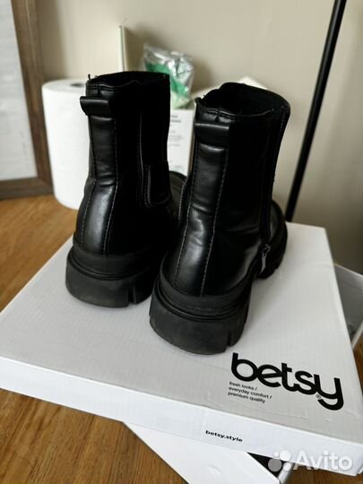 Ботинки демисезонные для девочки 33 р betsy