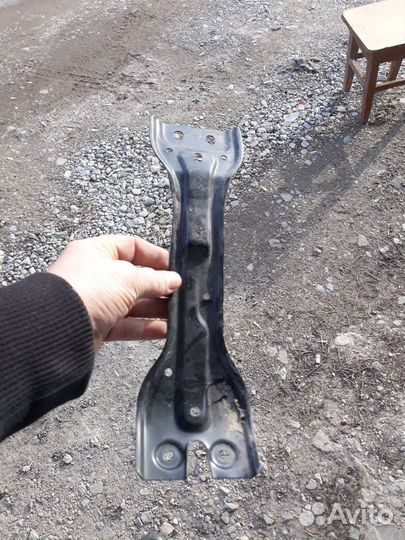 Джили тугелла крепление замка капота Tugella FY11